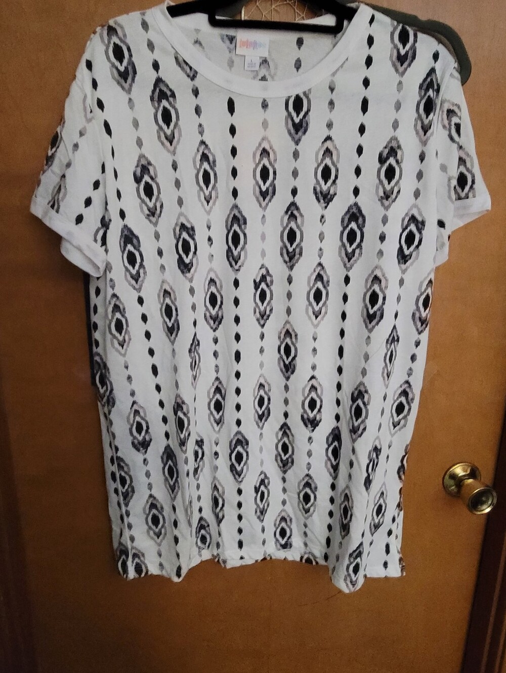 Ladies' White And Black Short-Sleeve Patterned Shirt